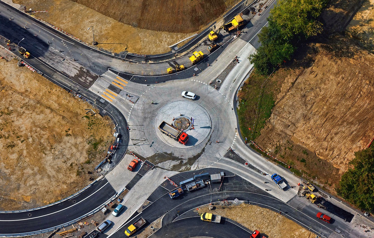 民勤穿沙公路进展顺利，助力区域经济发展最新消息揭秘